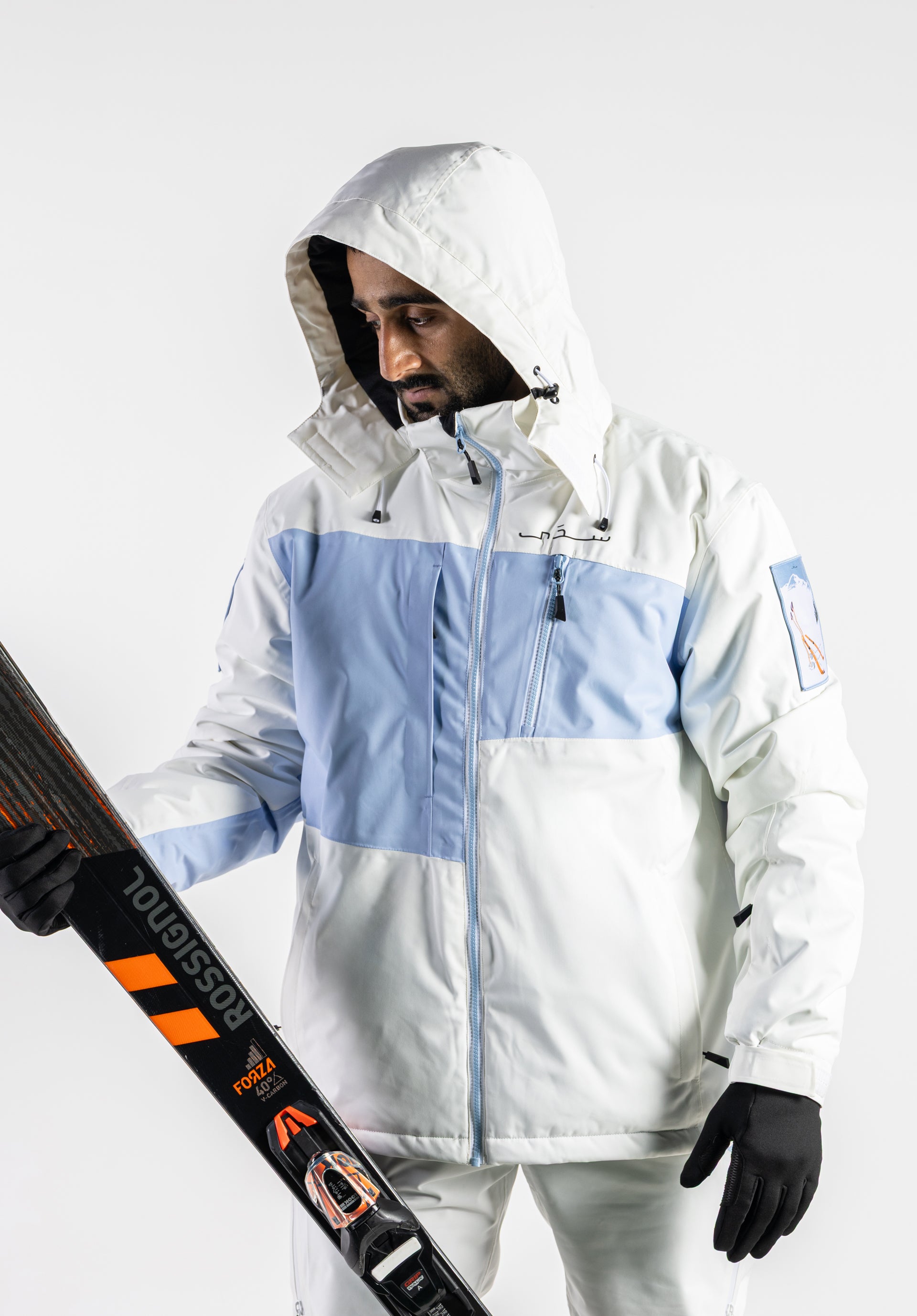 جاكيت وبنطلون تزلج لون ابيض